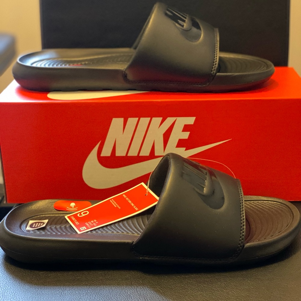 Brand New Nike Victori Slide